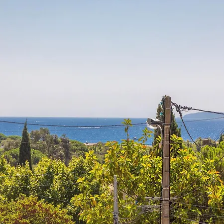 Apartment Entre Terre Et Le Lavandou